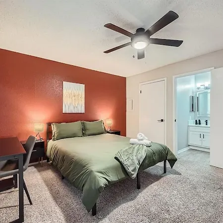 Your Chill 2B Getaway - 10Min To Dtwn - W/D, Pool, Prkg